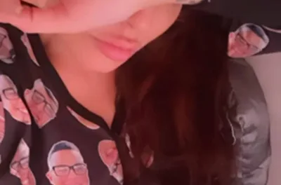 Perlla surge usando pijama com o rosto do marido e faz revelação
