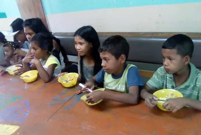 Igrejas criam projeto para alimentar idosos e crianças na Venezuela