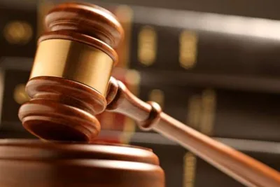 Médico cristão que rejeitou pronomes trans poderá recorrer no Tribunal