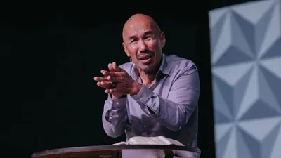 O mundo está olhando para o cristianismo evangélico como uma piada, diz Francis Chan
