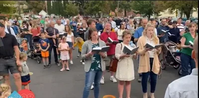 Cantar é parte da liberdade religiosa: fiéis presos vencem batalha