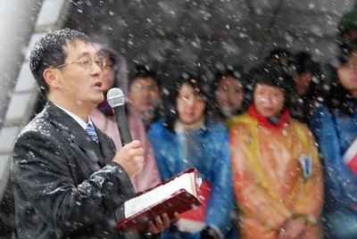 Pastor é preso por se recusar a entrar para igreja liderada pelo governo, na China