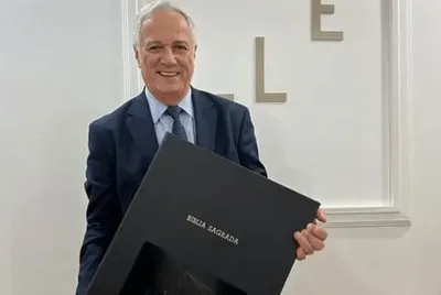 Igreja em SC entra para o Guinness por maior Bíblia transcrita do Brasil