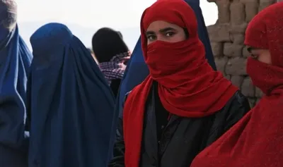 ONU atende o Talibã e proíbe mulheres de participar de suas reuniões