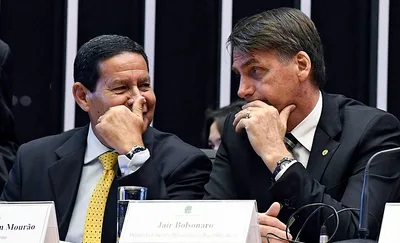TSE decide contra cassação da chapa Bolsonaro-Mourão
