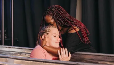 Evangelizada durante carona, ex-viciada se torna evangelista: ‘Agora levo outros a Jesus’