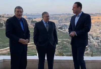Líderes de mídias cristãs oram juntos em Israel pela paz