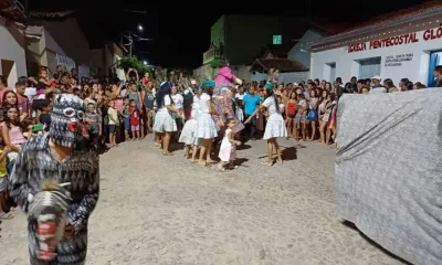 Pastor se irrita com apresentação folclórica, bate boca com integrantes e polícia é acionada