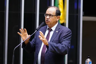 Presidente da bancada evangélica ataca STF e defende atos do 8/1