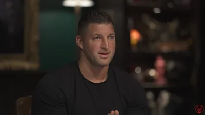 Ex-astro da NFL alerta sobre o abuso sexual infantil: ‘Acontece em casa’