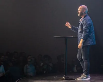 Calça colada leva pastor a ser repreendido: ‘Moralmente errado’
