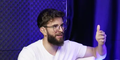 Jovem surdo inspira com sua fé: \"Deus não precisa me curar da surdez para me usar\"