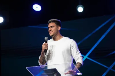 "Não consigo mais viver sem a presença de Deus", testemunha Pedro Guilherme, do Flamengo