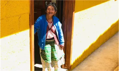 Cristãos doam casas para viúvas e transformam suas vidas por Jesus