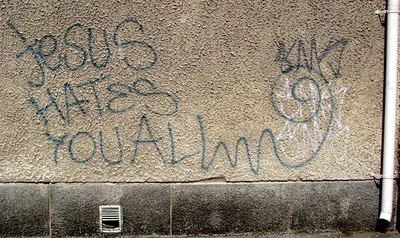 Mais de 500 crimes de ódio anticristãos ocorreram na Europa em 2021