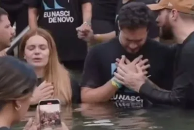 Ex-BBBs Viih Tube e Eliezer são batizados na Lagoinha Alphaville