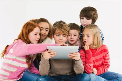 Igreja da Inglaterra lança campanha de "evangelismo digital" para alcançar crianças