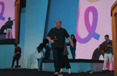 Rick Warren lista lições de Atos para líderes "terminar sua corrida"