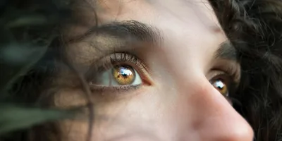 Aliança com os olhos