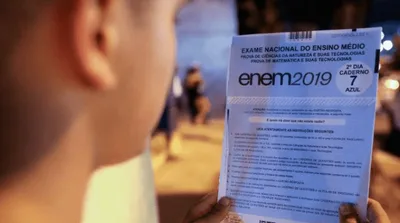 Enem: professora cristã critica viés feminista no tema da redação