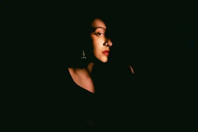 Ex-cantora gospel diz que a Bíblia não é a palavra de Deus