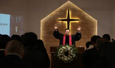 China prende pastor por oficializar funeral de membro da igreja