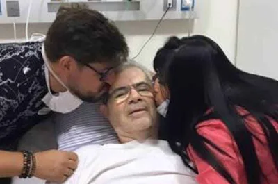 Pai de Fernanda Brum está internado, cantora pede orações