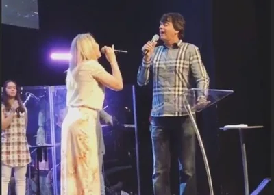 Elaine de Jesus e seu marido cantam em gratidão ao livramento em incêndio nos EUA | Notícias Gospel