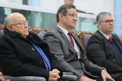 AD vai punir membros que defendam progressismo