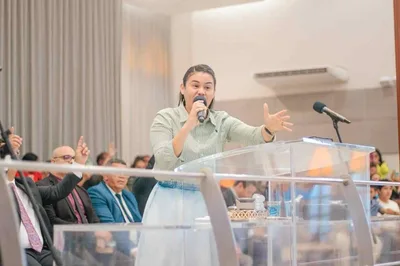 Cantora Rayanne Vanessa relata a recuperação milagrosa de seu filho autista