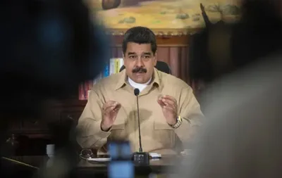 Maduro tenta Natal antecipado, mas Igreja rejeita
