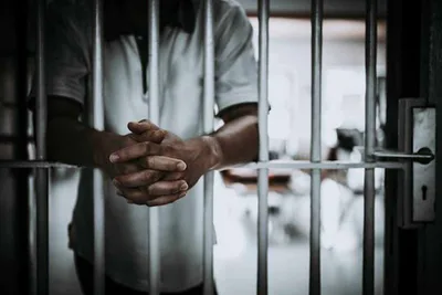 Pastor é preso suspeito de estuprar criança de 10 anos em igreja
