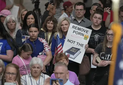 Após protestos, Bíblia é devolvida para escolas em Utah
