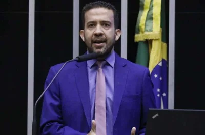 André Janones convoca a esquerda para as ruas após ataques bolsonaristas
