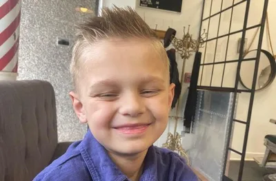 Menino de 8 anos sobrevive a tiroteio e mãe testemunha: "Prova viva do poder da oração"