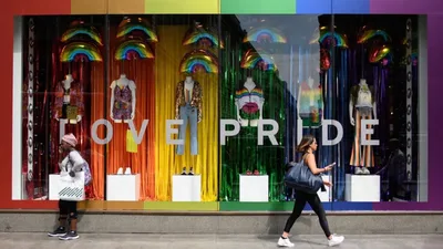 Como as marcas impulsionam a agenda gay e afetam cristãos por ‘opiniões políticas erradas’