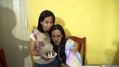 Mãe deixa igreja após pastor dizer que filho gay “tinha demônio”