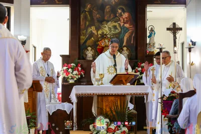 Cebu archbishop honors retired priests, highlights dignity in aging at Christmas Mass