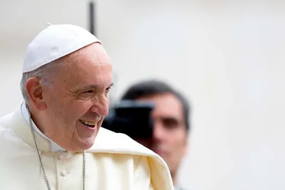 Humility should be the foundation of media work, pope tells journalists