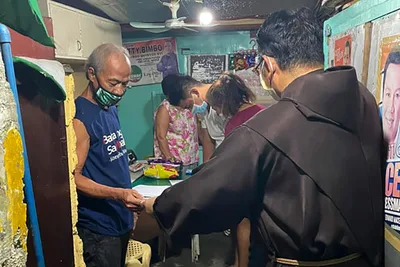 Caritas Manila gives P1-billion gift certificates to help poor amid lockdown