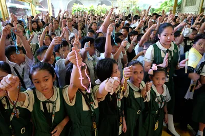 Drug war orphans turn to prayer for healing, end to killings