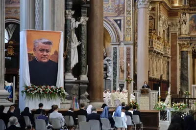 Polyglot priest beatified after miraculous healing of unborn baby