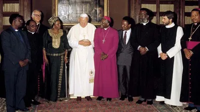 Pope Francis sends condolences for death of Desmond Tutu
