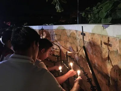 ‘Stranded’ youth pray for Marawi