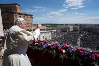 Pope Francis laments ‘Easter of War’ in Urbi et Orbi blessing 2022