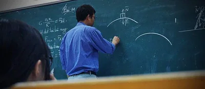 Salary increase sa mga guro, iginiit ng mga mambabatas