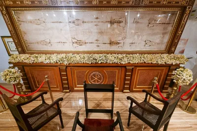 Shroud of Turin replica unveiled at new Manila museum