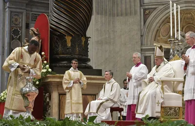 Pope to priests: Best place to be is among the people