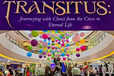 Catholic radio station brings Lenten exhibit to mall