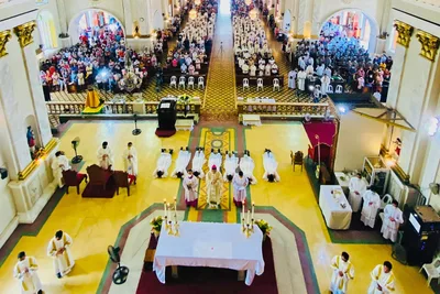 Bishop warns new priests against ‘negligence’ in ministry